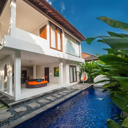 Villa Pearl Seminyak Bagian luar foto