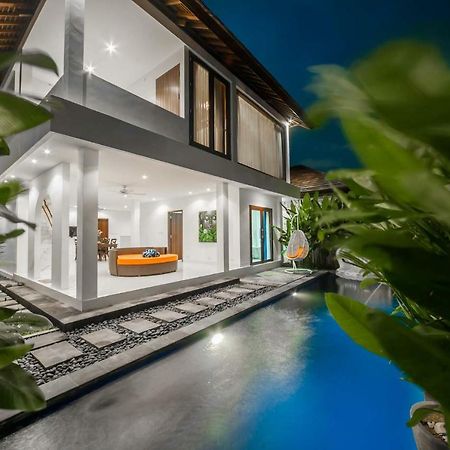 Villa Pearl Seminyak Bagian luar foto