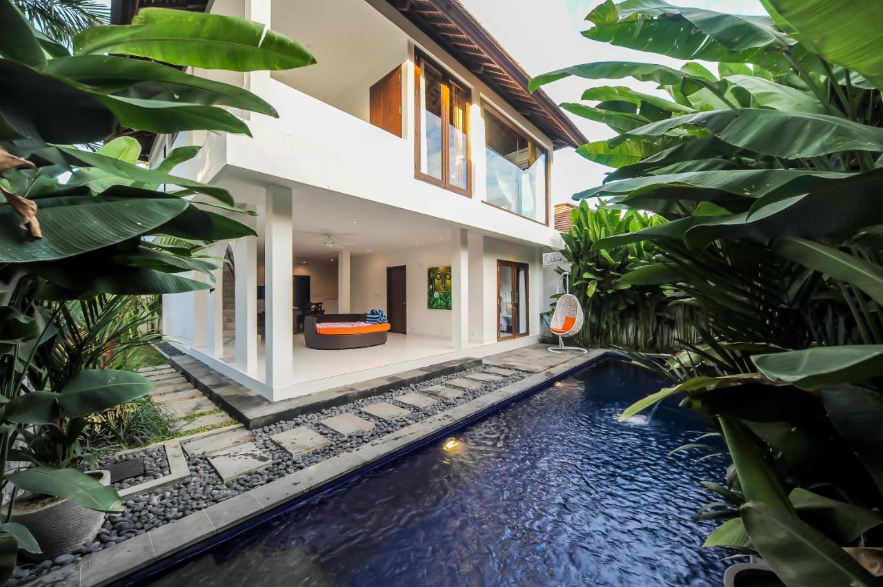 Villa Pearl Seminyak Bagian luar foto