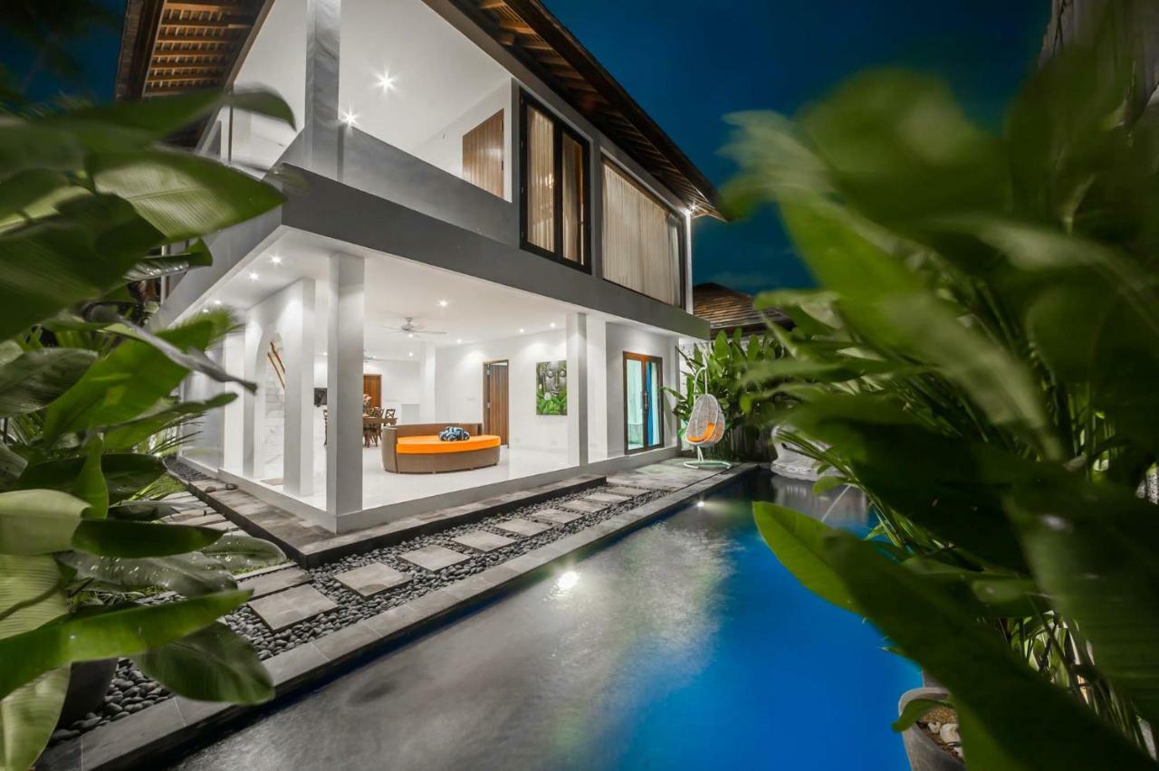 Villa Pearl Seminyak Bagian luar foto